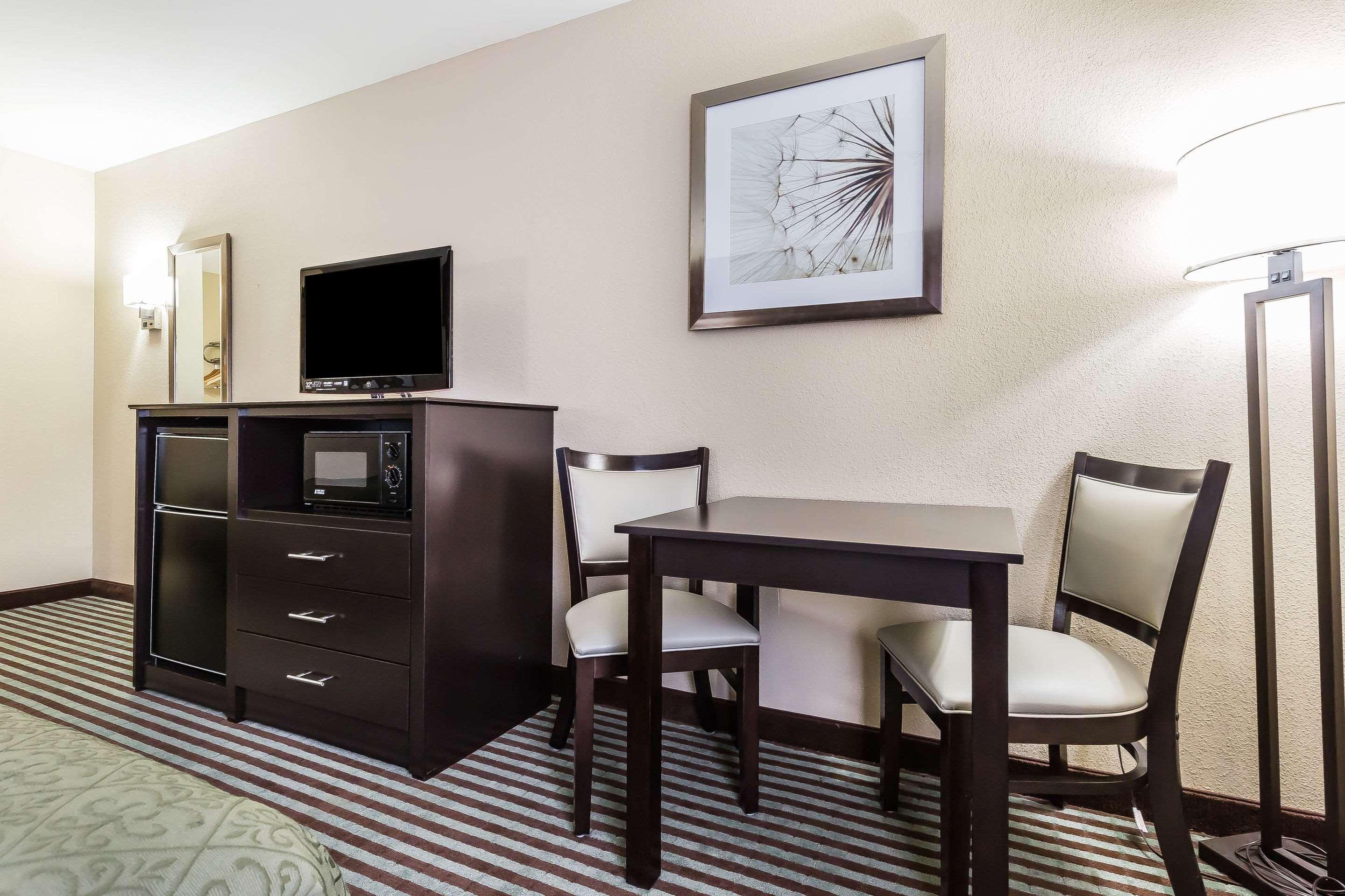 Quality Inn Mount Vernon, Il Buitenkant foto