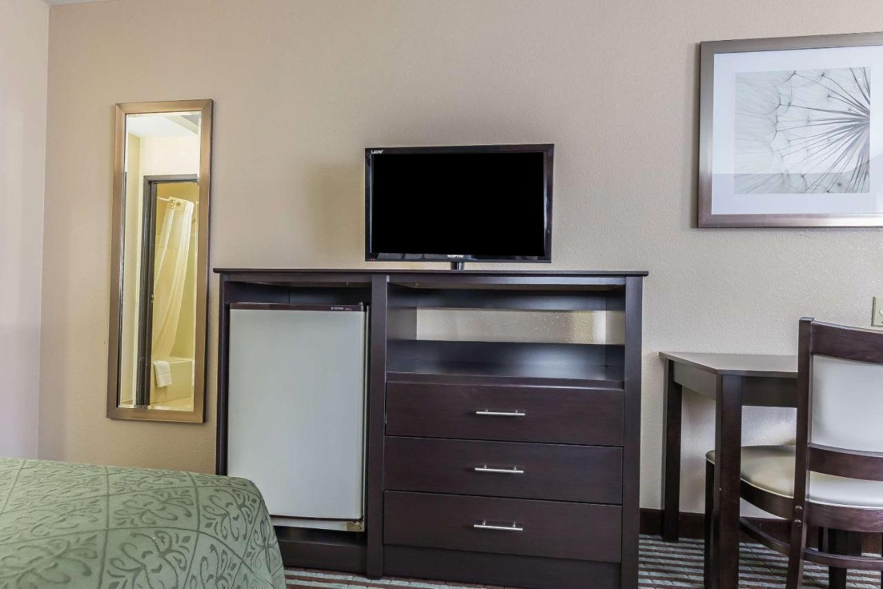 Quality Inn Mount Vernon, Il Buitenkant foto