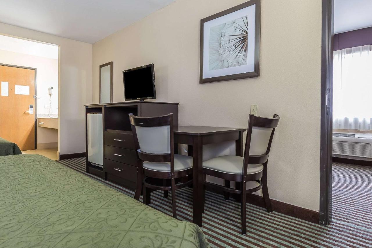 Quality Inn Mount Vernon, Il Buitenkant foto